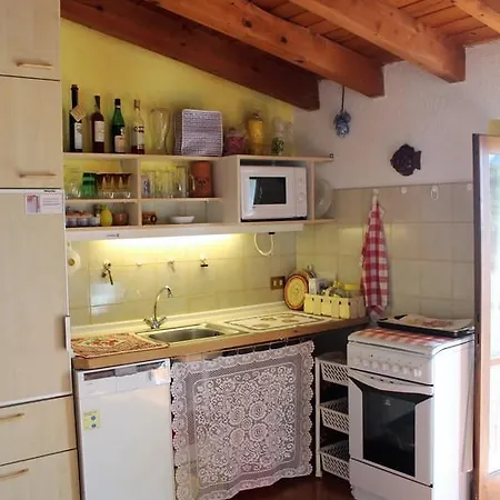 Rustico Pietre Antiche 4 * Gargnano