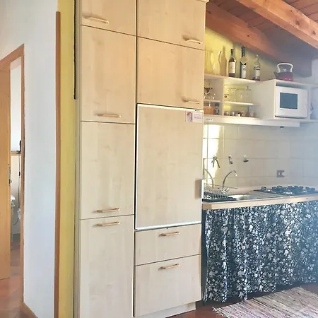 Rustico Pietre Antiche 4 * Gargnano