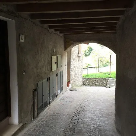 Rustico Pietre Antiche 4 Gargnano