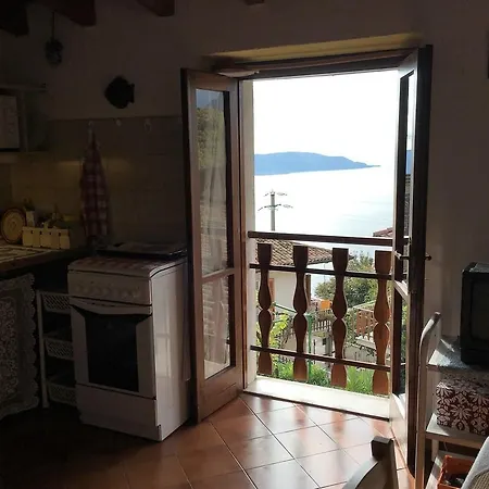 Apartment Rustico Pietre Antiche 4 Gargnano