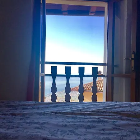 Apartment Rustico Pietre Antiche 4 Gargnano