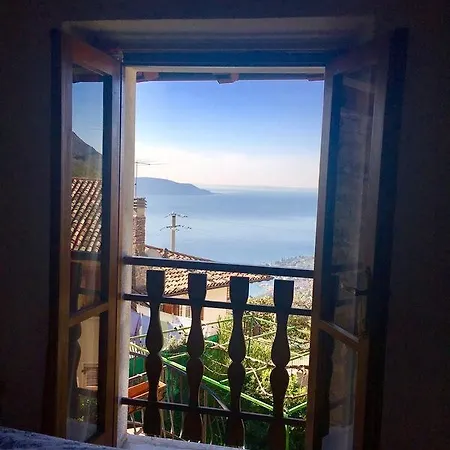 Rustico Pietre Antiche 4 * Gargnano